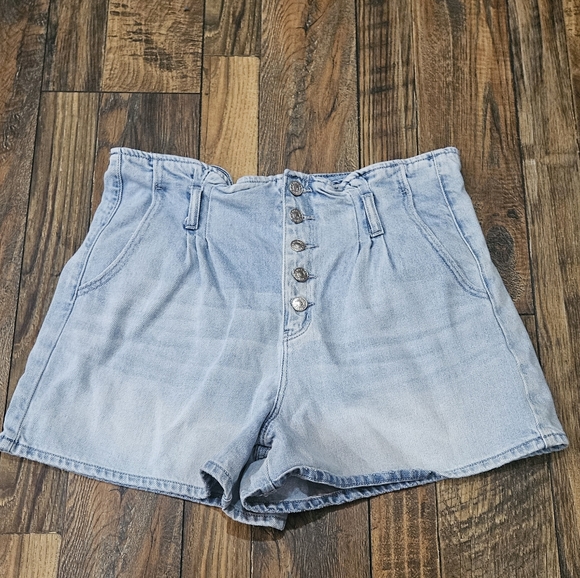 Vintage American Eagle Jean Shorts. Size 14 - Picture 7 of 7